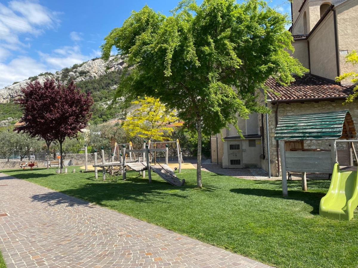 Appartamenti Le Tre Rose Torbole Sul Garda ภายนอก รูปภาพ